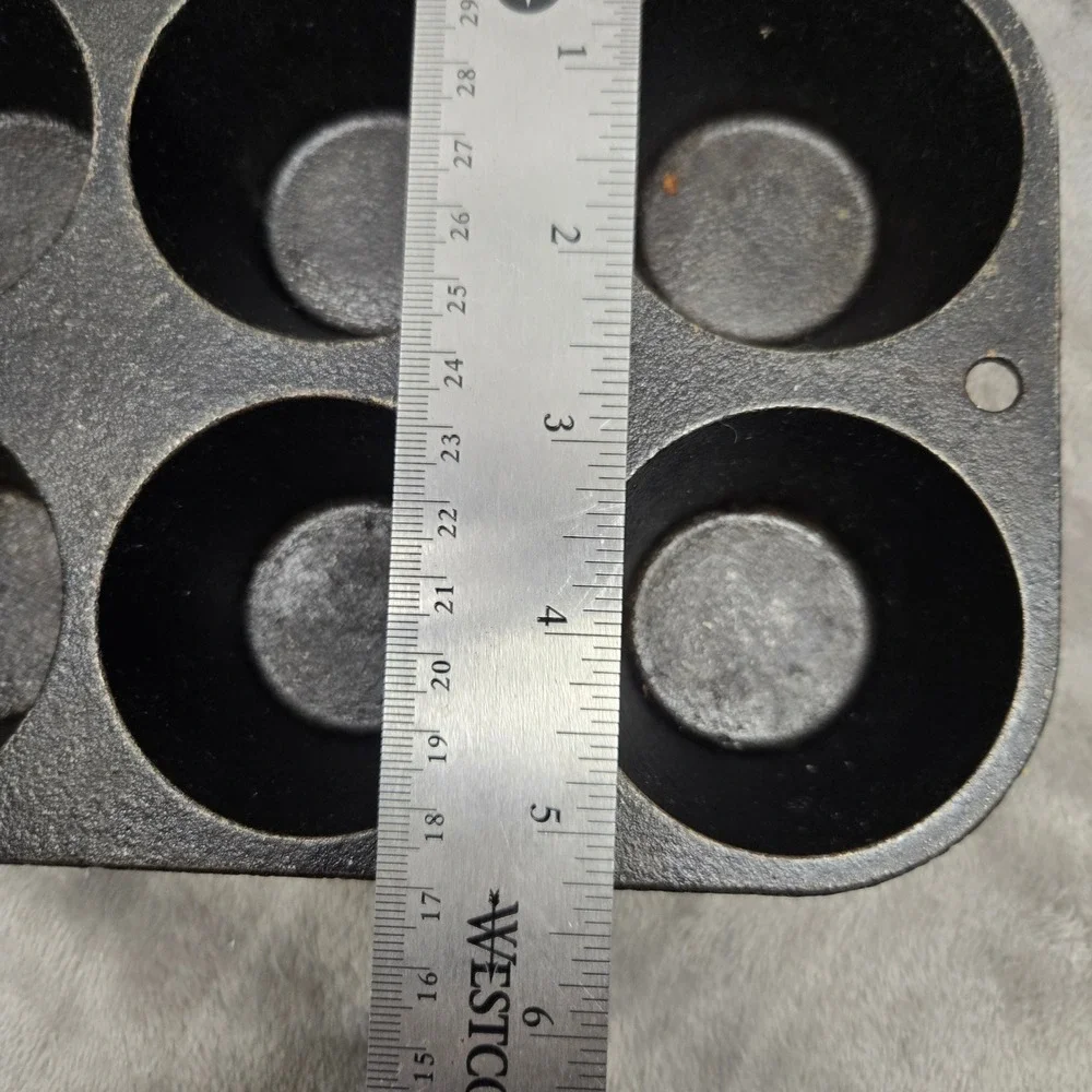 Lodge Cast Iron 6 Cup Muffin Pan Baking Tray 5P2 Black Bakeware